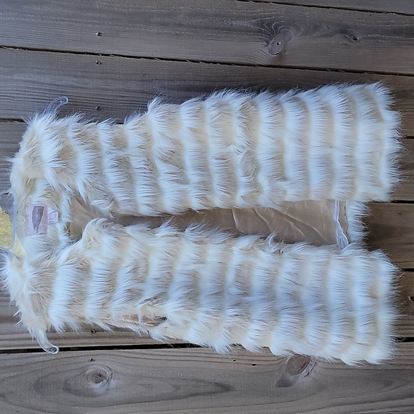 Faux Fur Vest - Picture 7 of 7